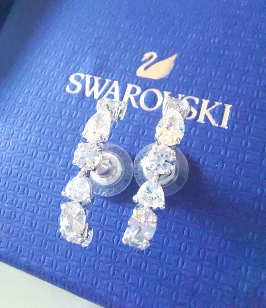 新品 SWAROVSKI Tennis Dluxe ピアス スワロフスキー