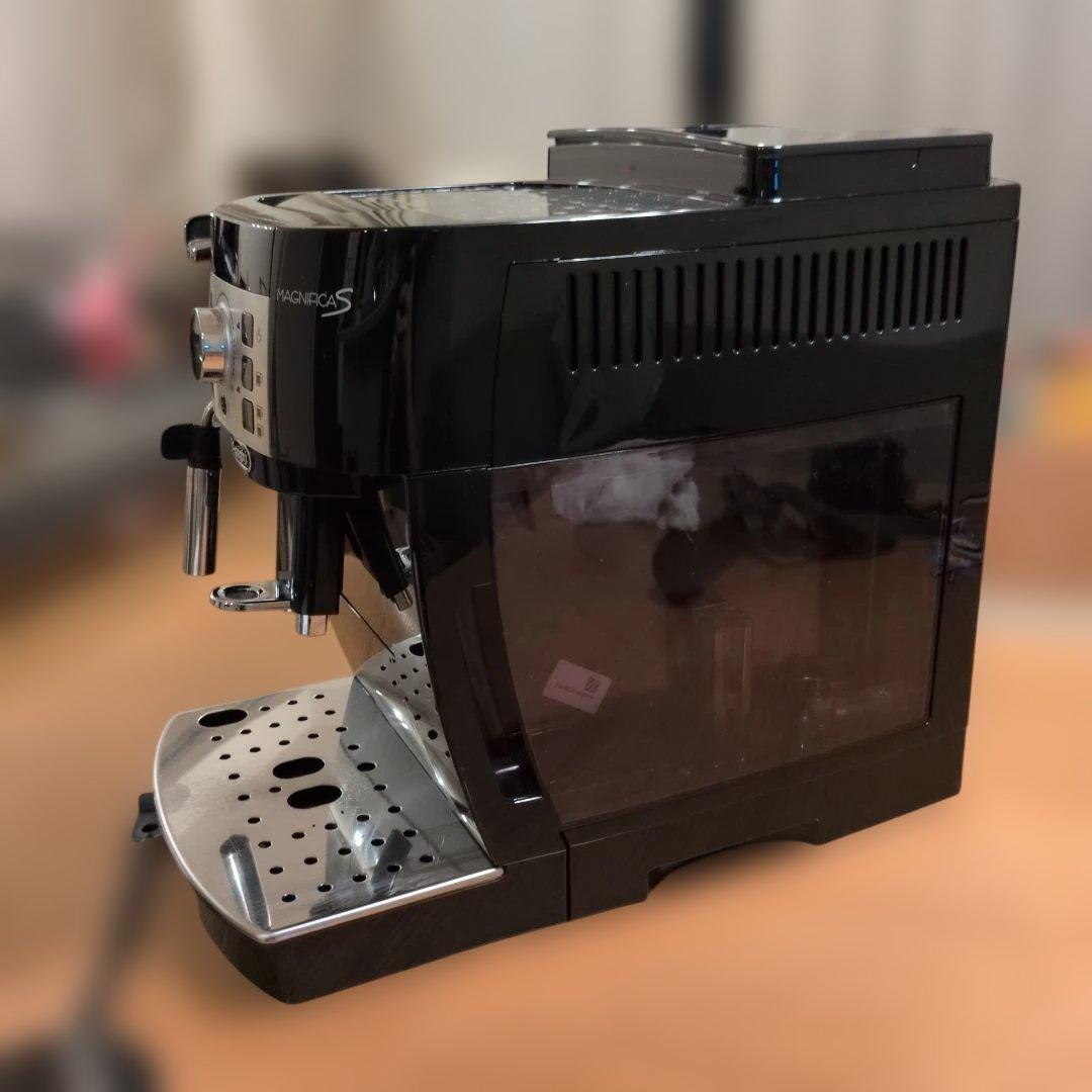 デロンギ Magnifica S ブラック ミルクジャグ付き