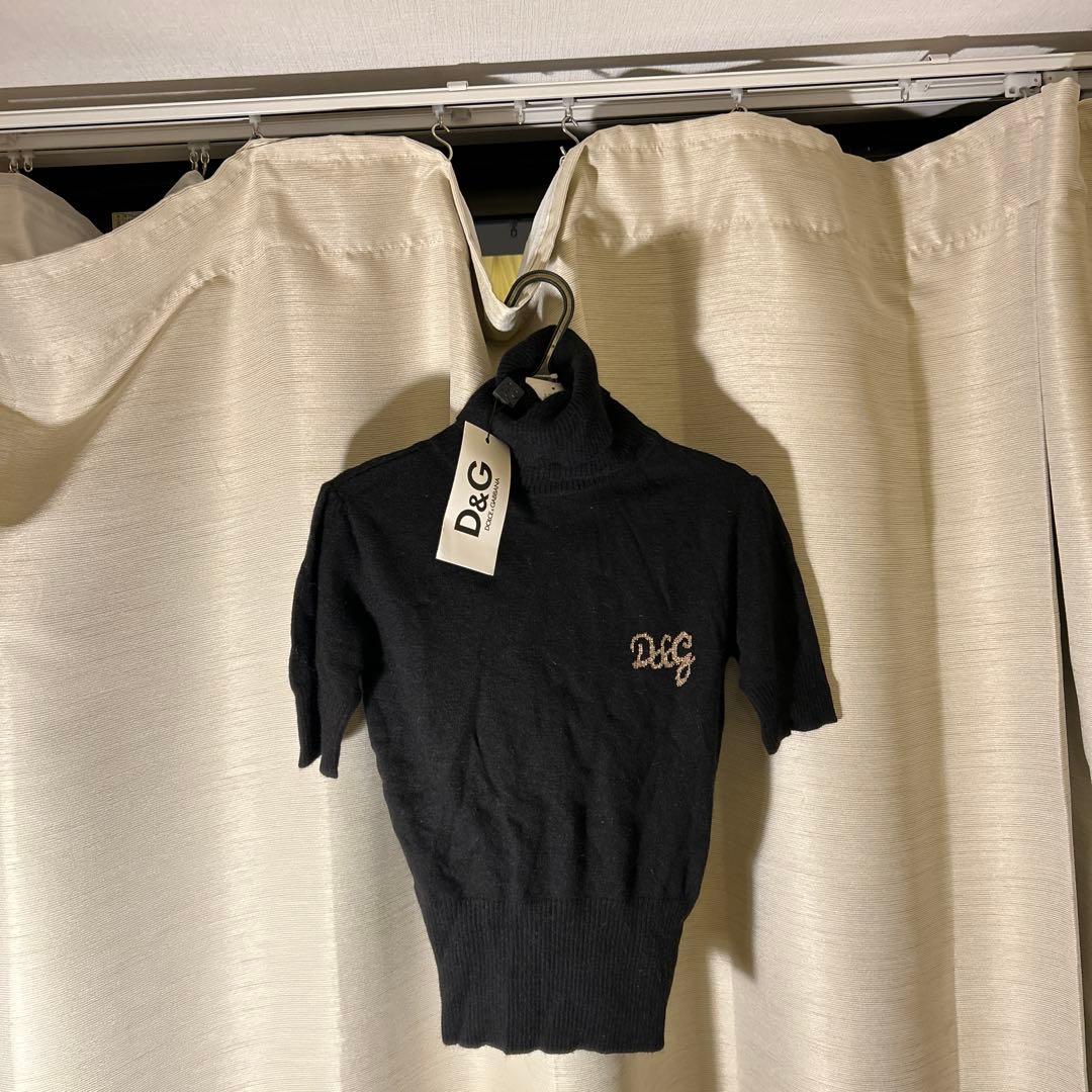 【新品タグ付き】D&G ロゴ刺繍　タートルネック 半袖ニット 黒　イタリア製