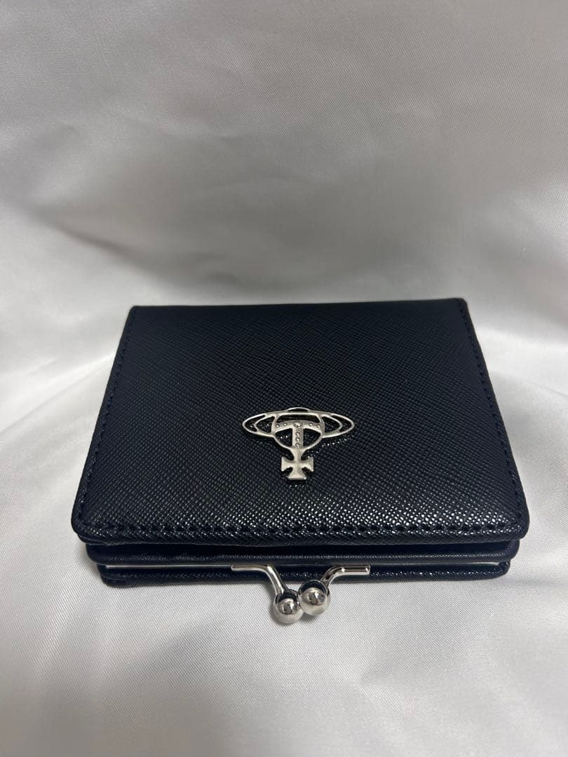 Vivienne Westwood黒の二つ折り財布 シルバー