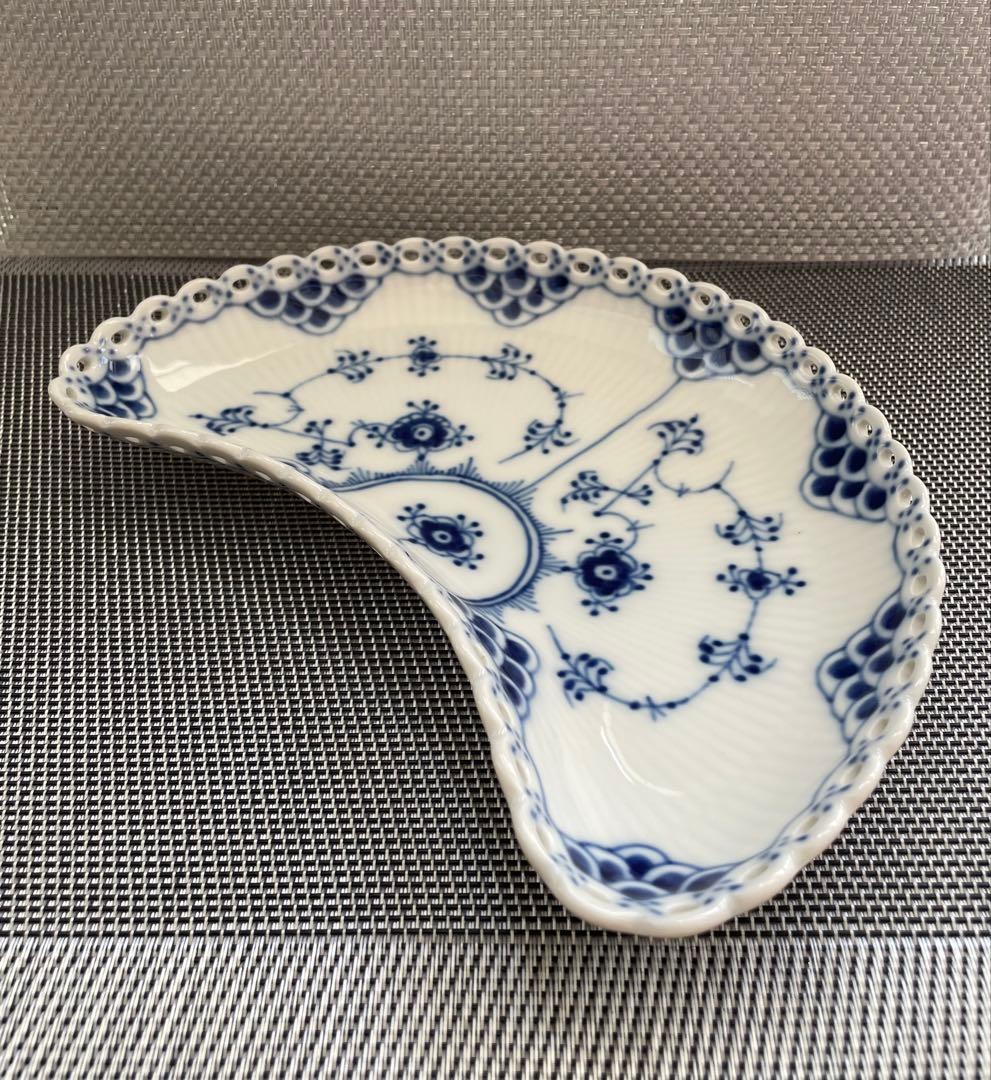 ブルーフルーテッド フルレース クレセントディッシュ 22cm ①