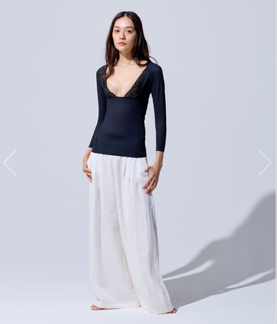 【美品】peu a beaute（プウアボーテ）アームシェイプインナー Mサイズ