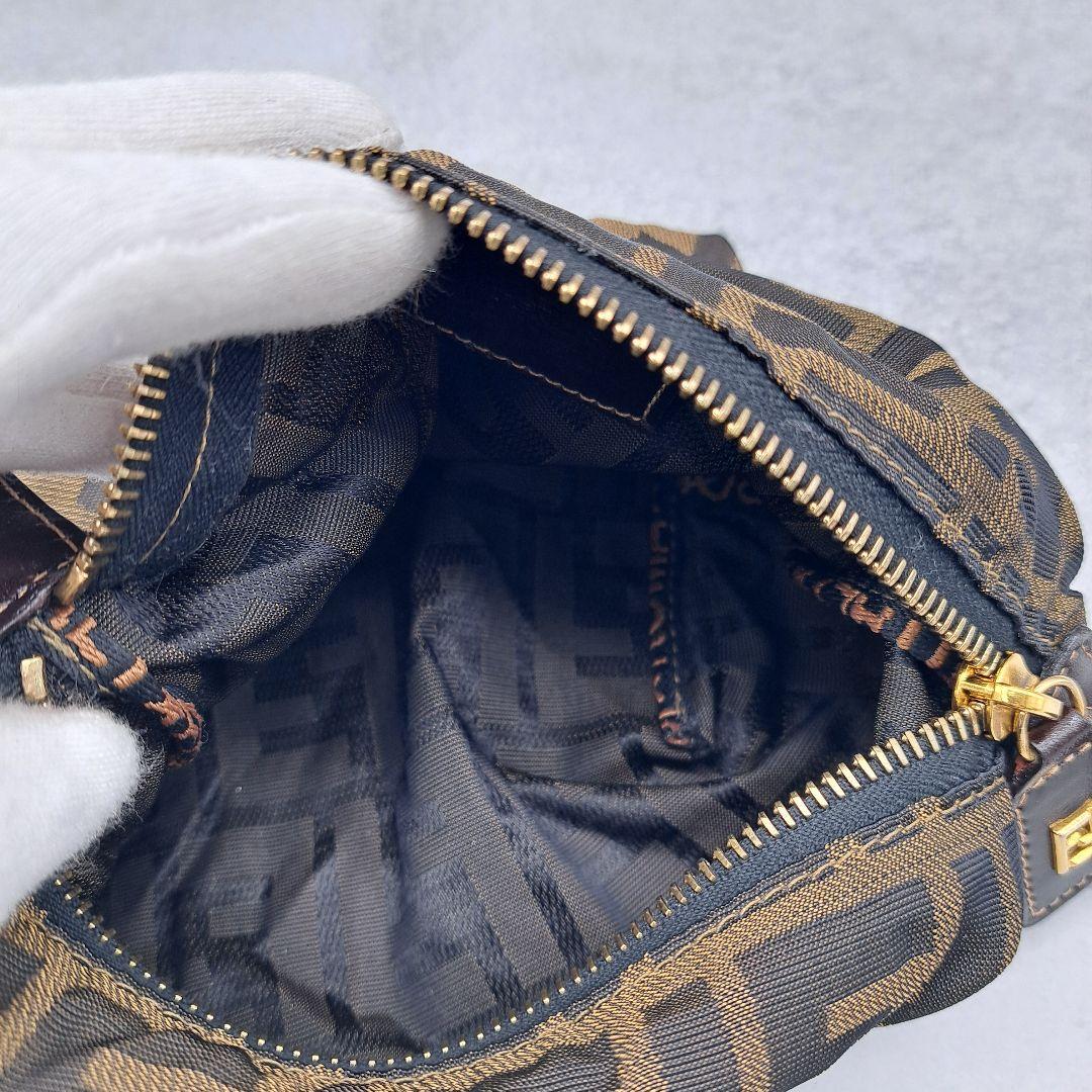 FENDI フェンディ ズッカ柄 ポーチ レザー ナイロン 小物入れ