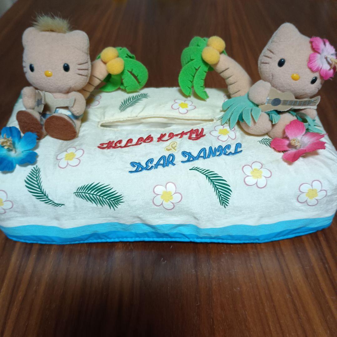 ハローキティとダニエル　ハワイアン　ティッシュボックス
