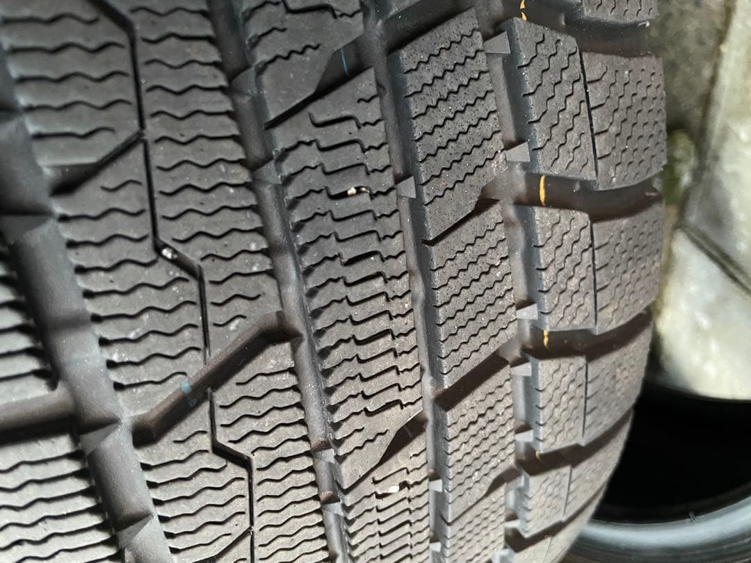 トーヨータイヤ　スタッドレス　225/50R18