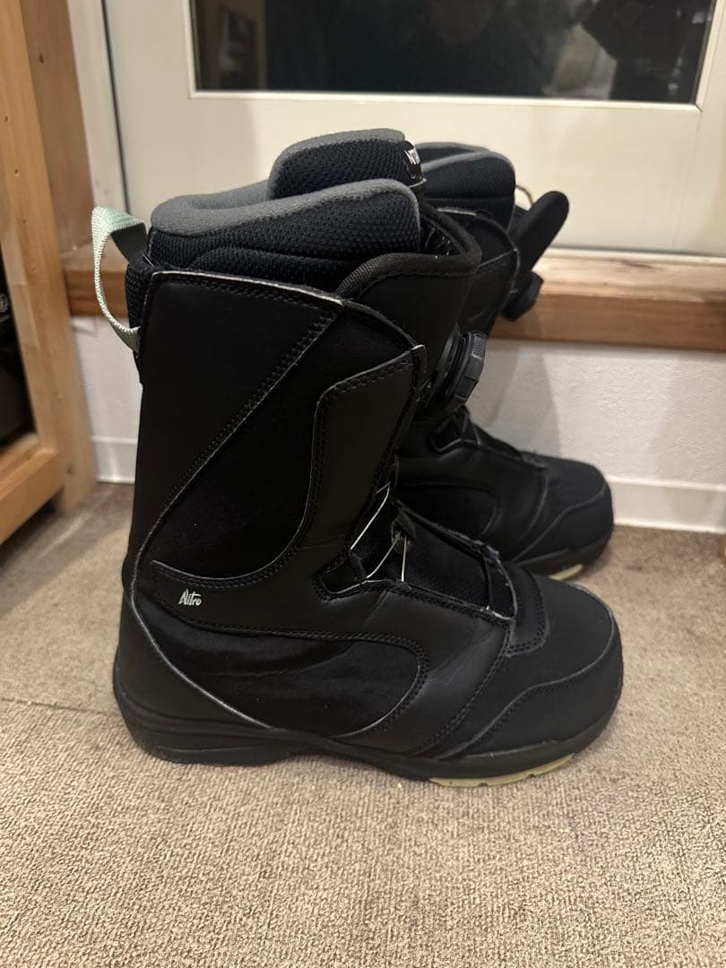 【tu-】NITRO 女性用スノーボードブーツ ブラックミント