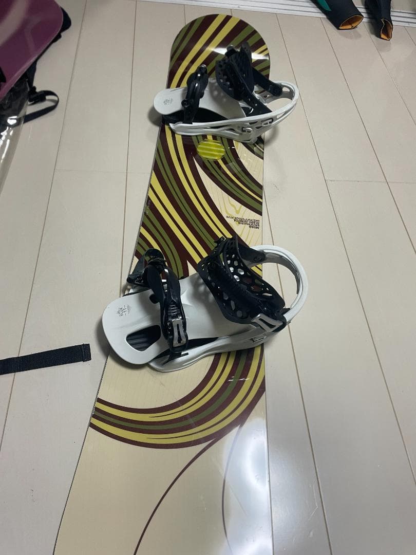 （新春セール最終）MOSS ボードビンディング FLUX TTとボルコムケース