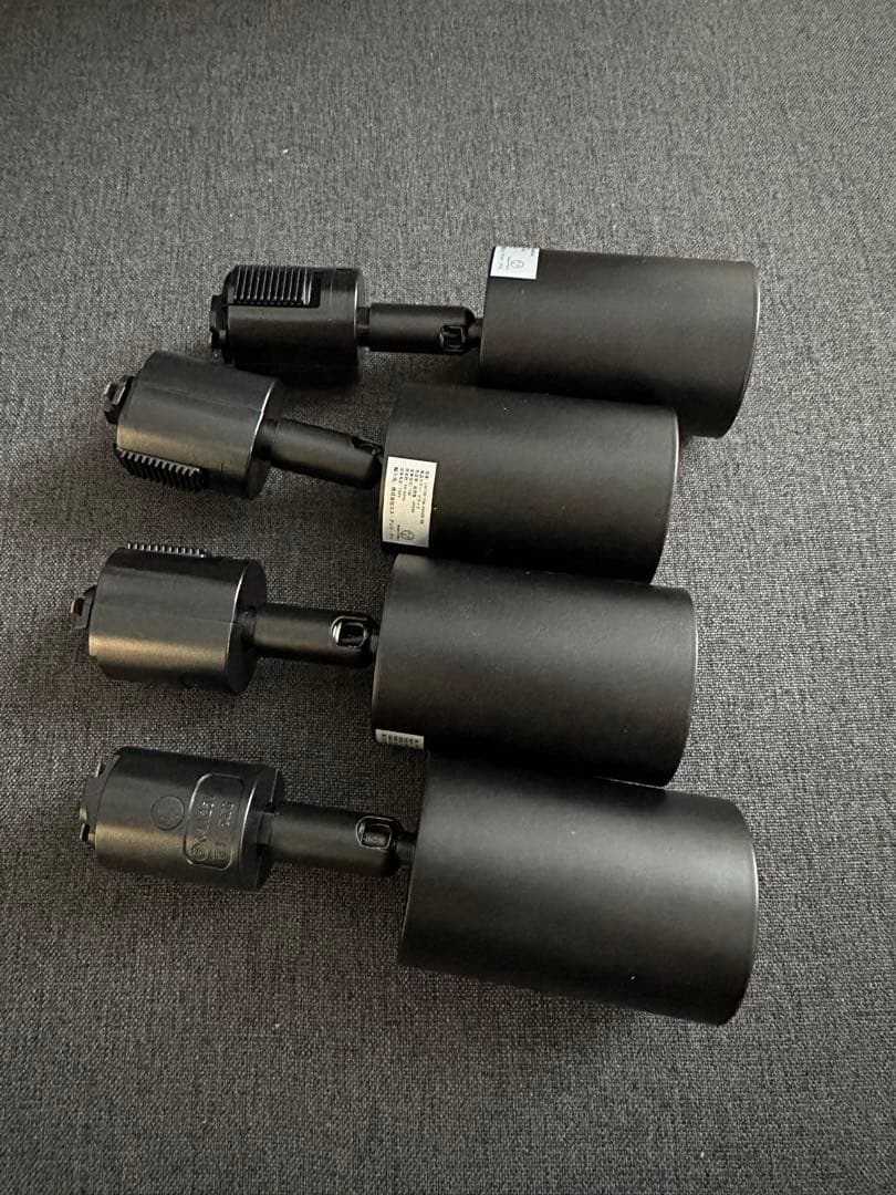 スポットライト　ブラック　自然色　4000K