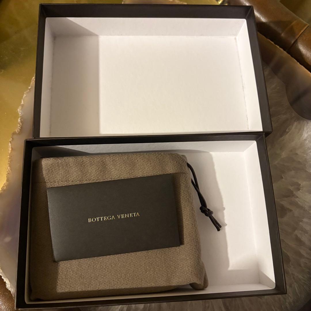 【新品】BOTTEGA VENETA 2つ折り財布　カセット　ブラック