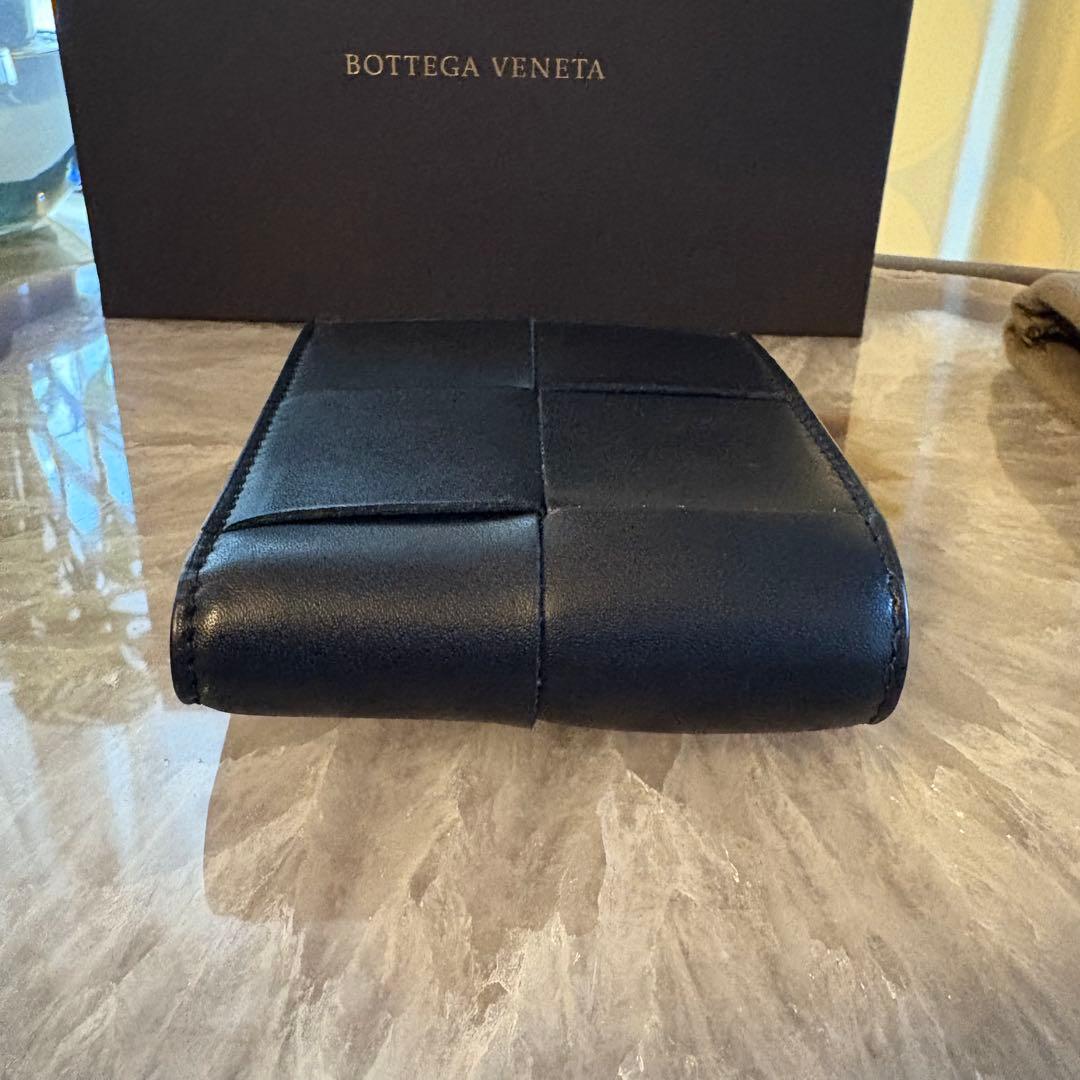 【新品】BOTTEGA VENETA 2つ折り財布　カセット　ブラック