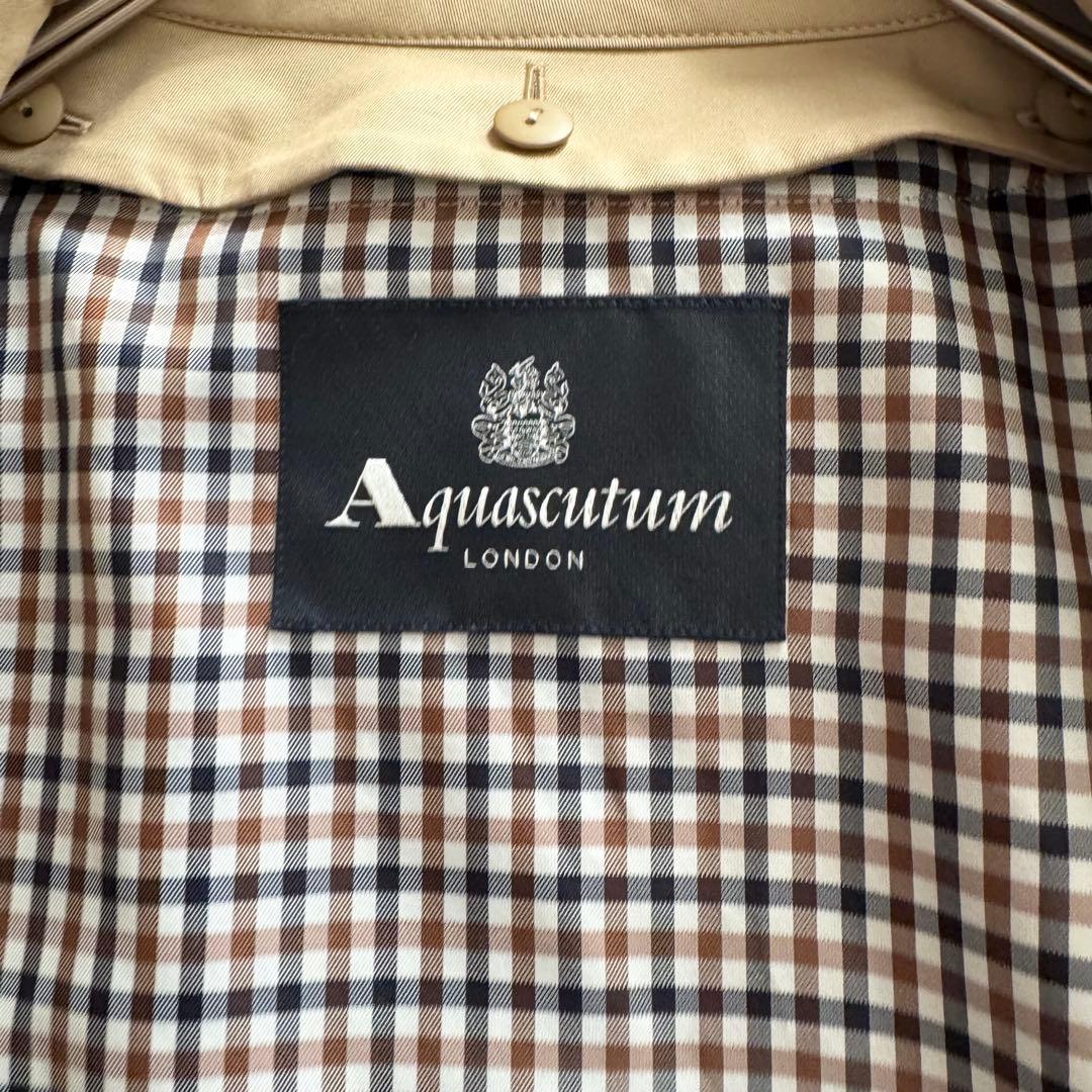 アクアスキュータム　トレンチコート　ロイヤルブルー　ベージュ　ダブル　ライナー