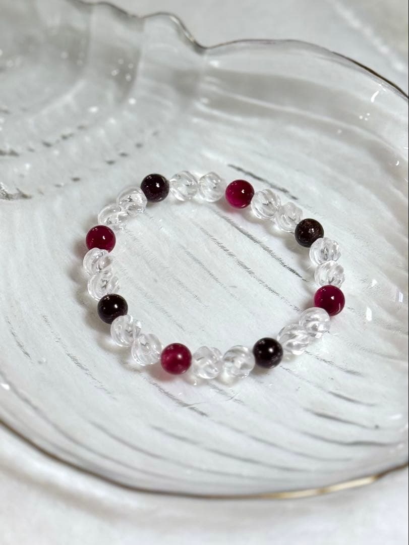 水晶とガーネットのブレスレット