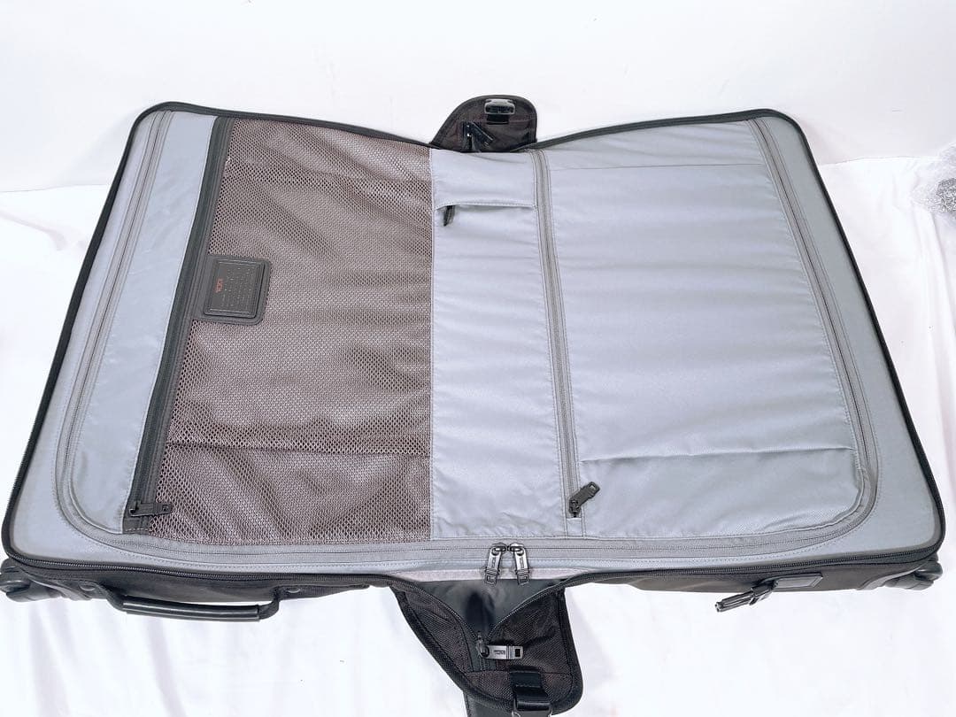 【良品】 TUMI トゥミ ガーメントキャリー 4ウィール 22038D2
