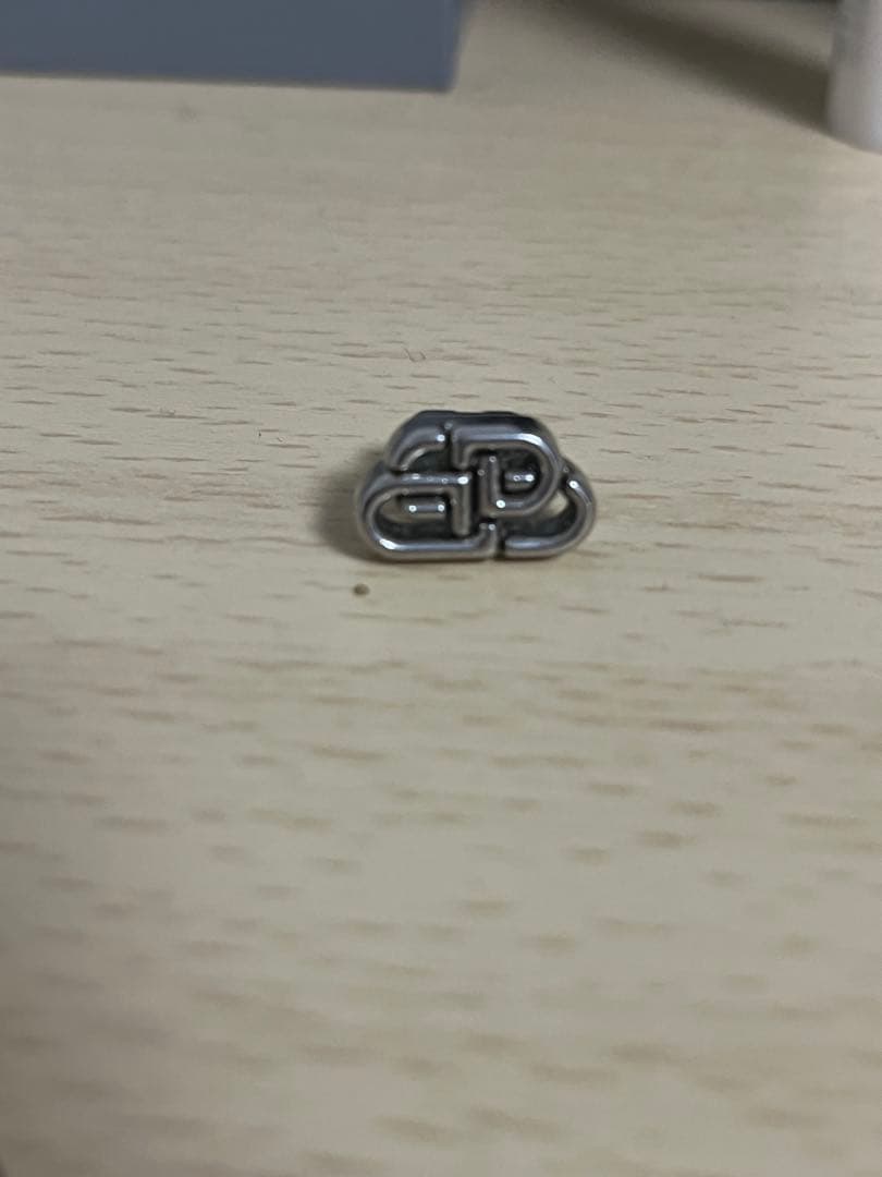 Balenciaga バレンシアガ　ロゴピアス　正規品　片耳のみ