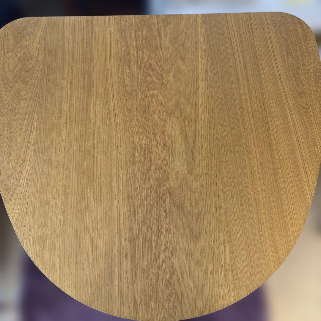 ダイニングテーブル（三角形　おにぎり型）