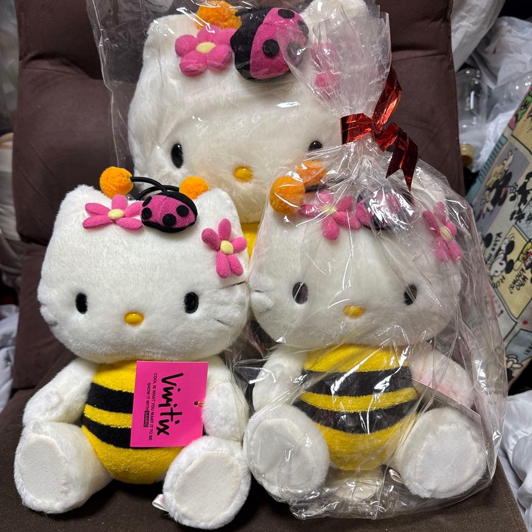 ハローキティ　ミツバチぬいぐるみ　セット