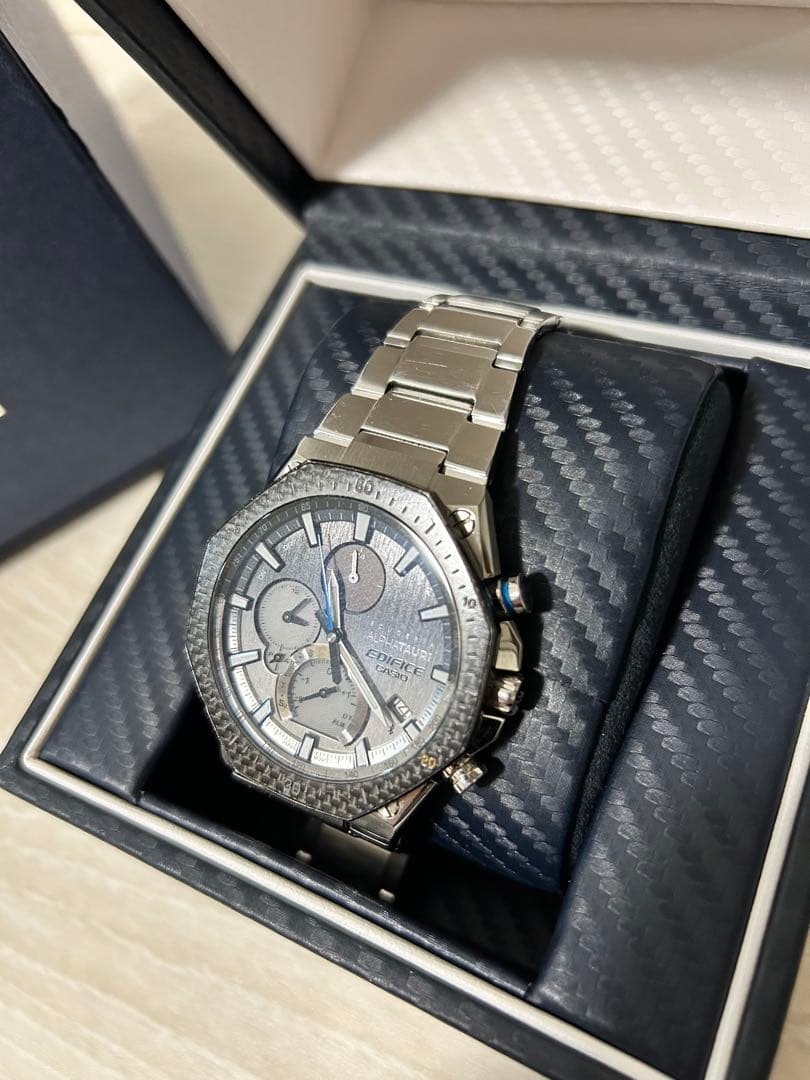 EDIFICE EQB-1100AT-2AJR アルファタウリ　F1 時計