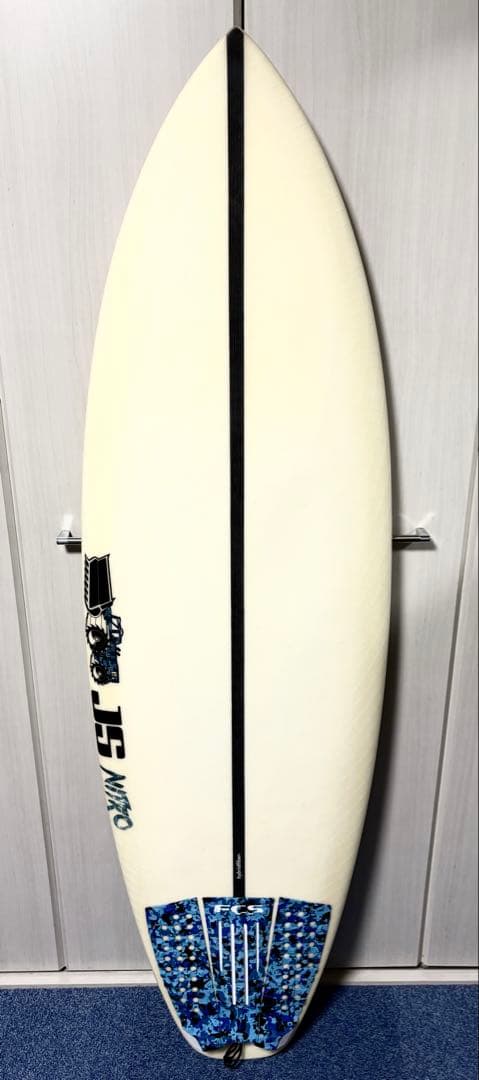 JSサーフボード ジェイエス NITRO ニトロ EPS 5’6 フィン付き