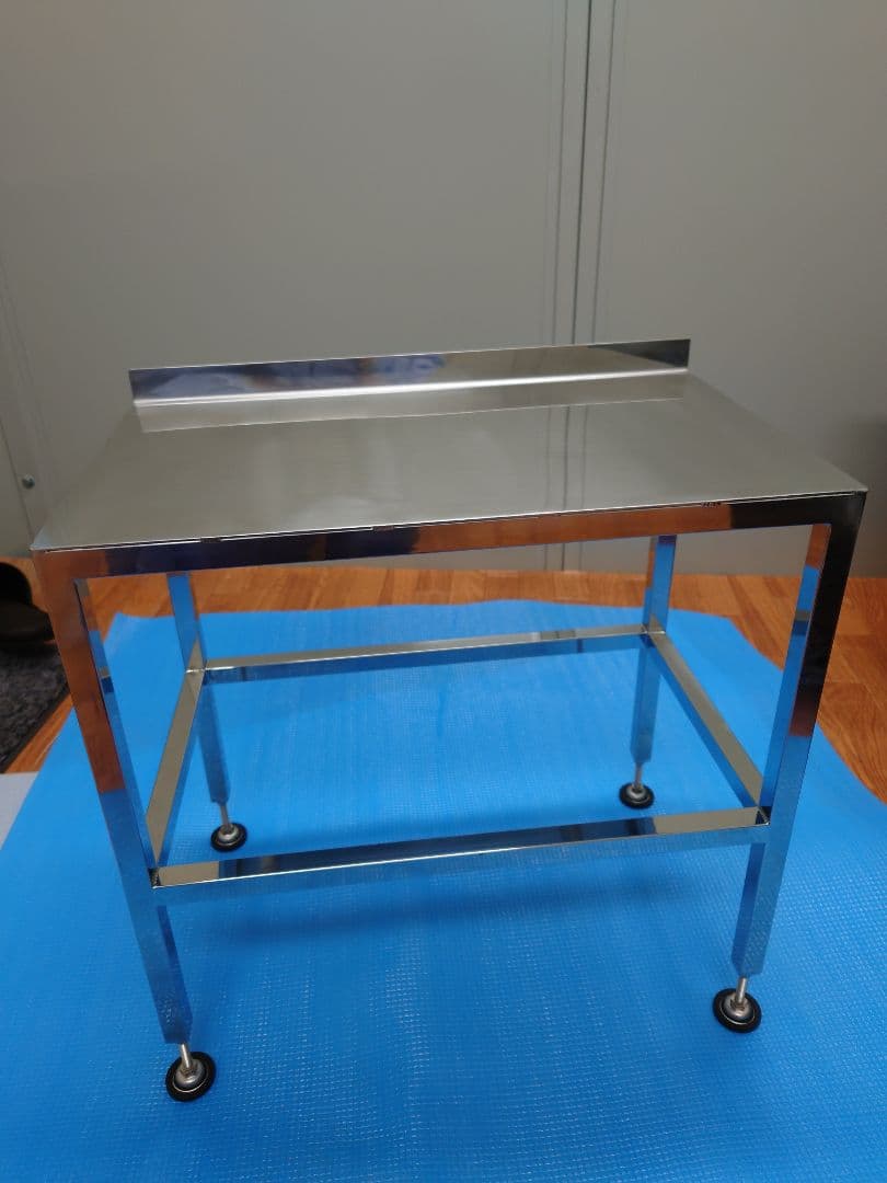 （新品未使用）　ステンレス製アジャスター付きテーブル　高さ調整機能