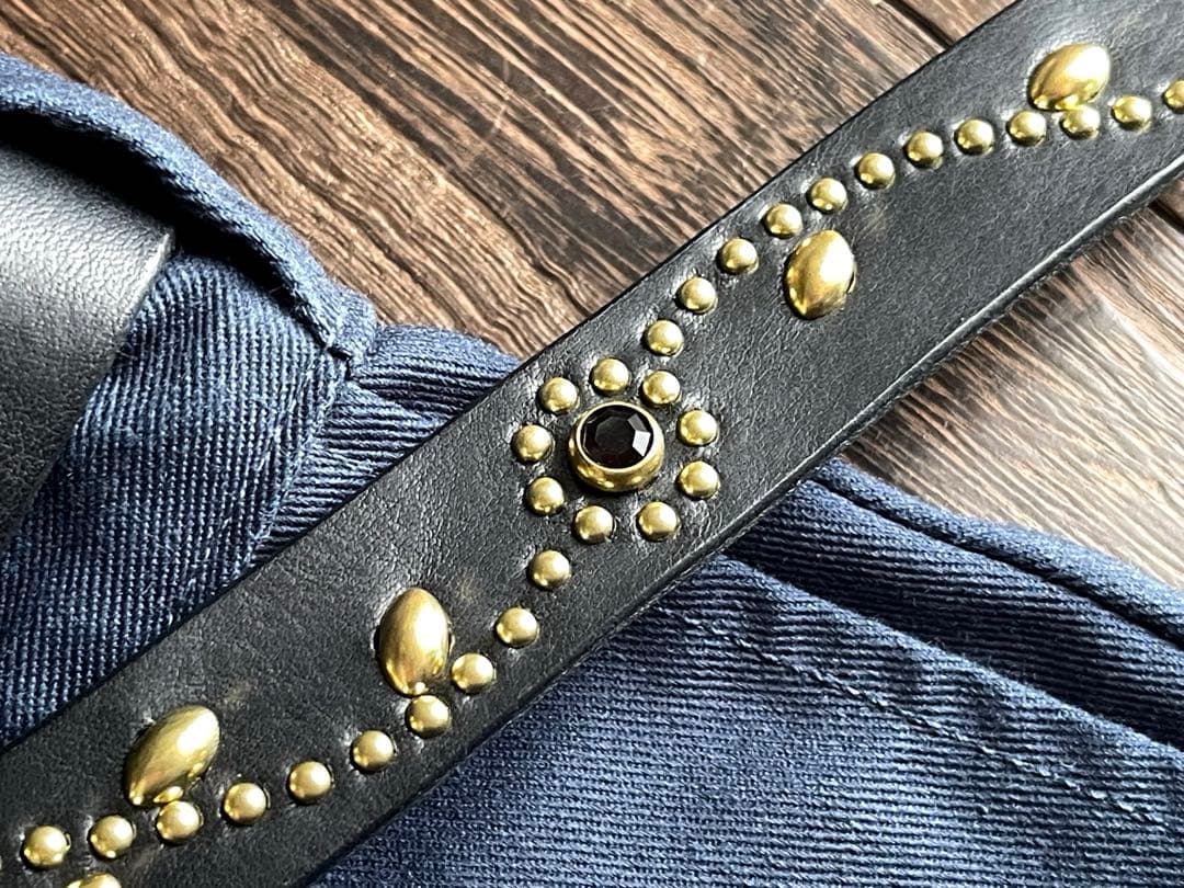 スタッズナローロングベルト　24㎜　 真鍮　フラワー　HTC CALEE