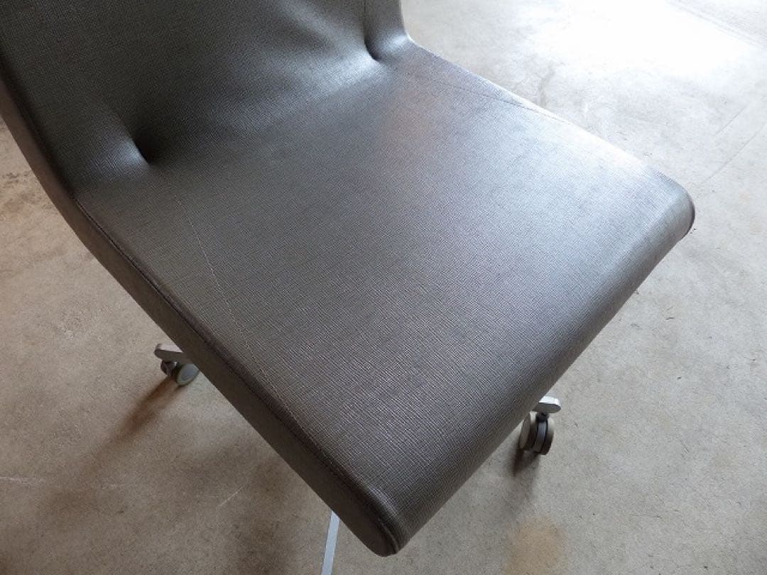 Cassinaカッシーナ ブーメラン キャスタースウィベル　グエナエル・ニコラ