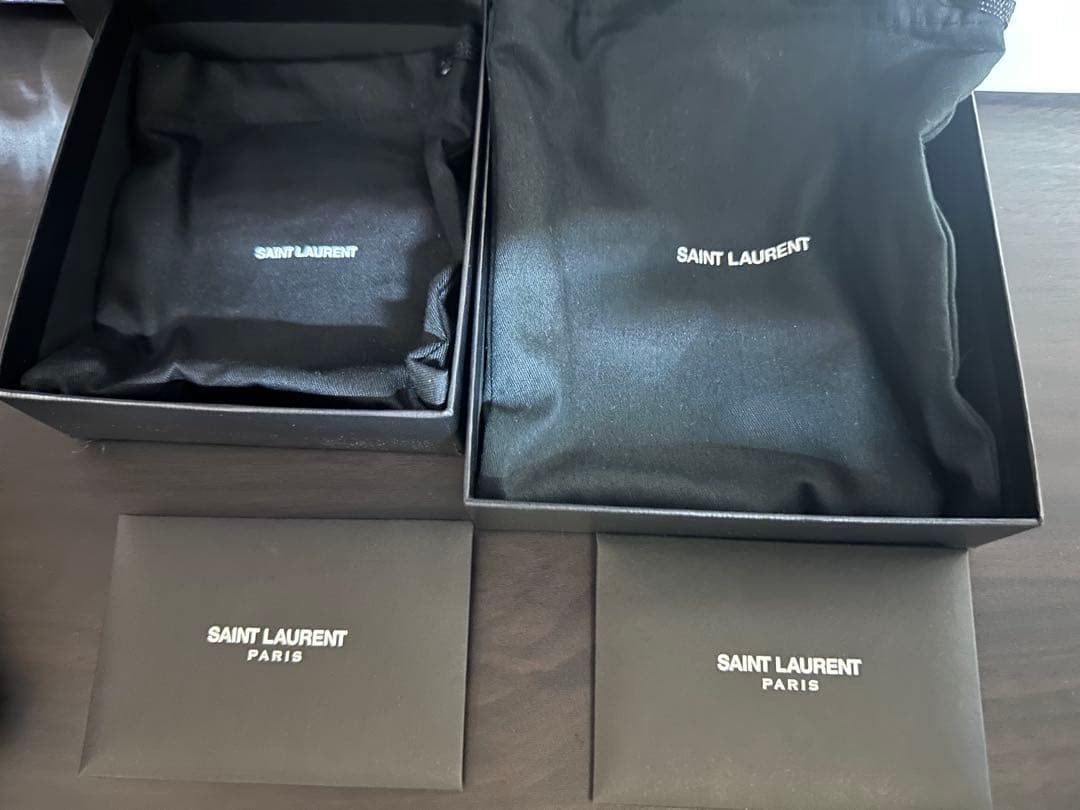 SAINT LAURENTマネークリップ&カードケース