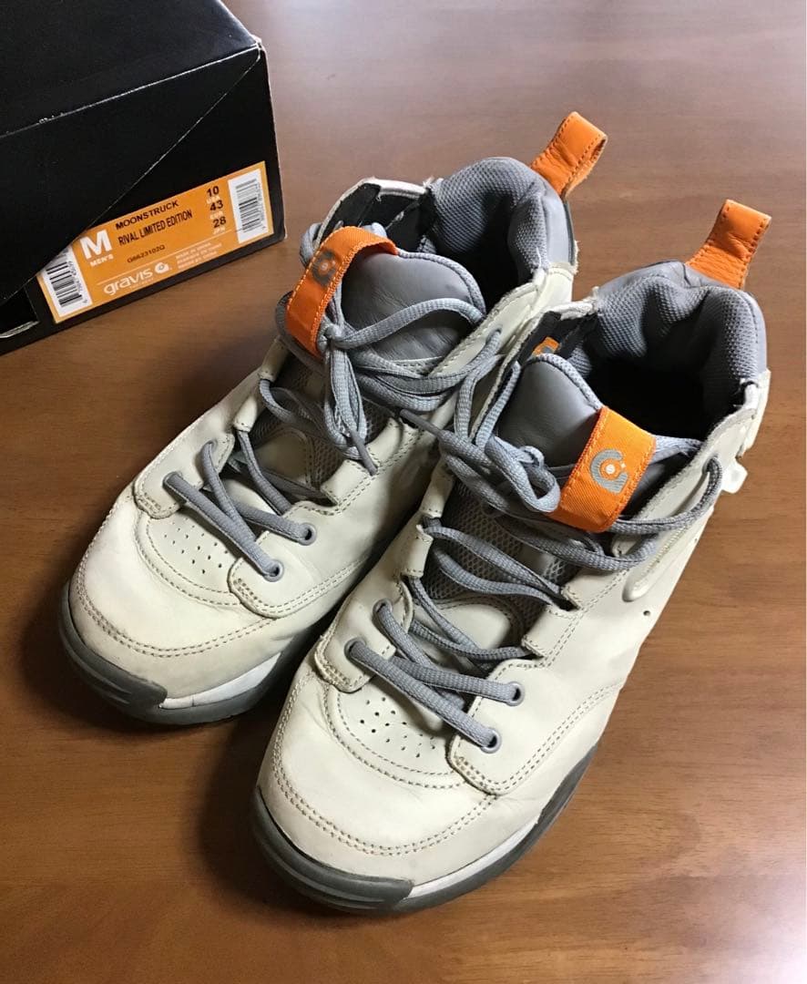 グラビス ライバル US10 復刻 シリアル番号付きGRAVIS