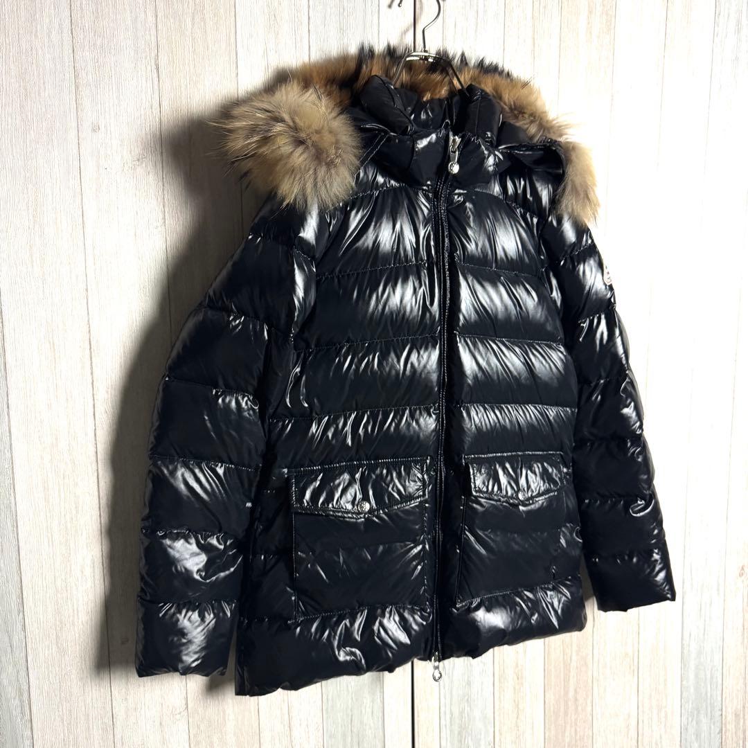 3544【2WAY・ファー付・40】ピレネックス ワッペンロゴ ダウンジャケット