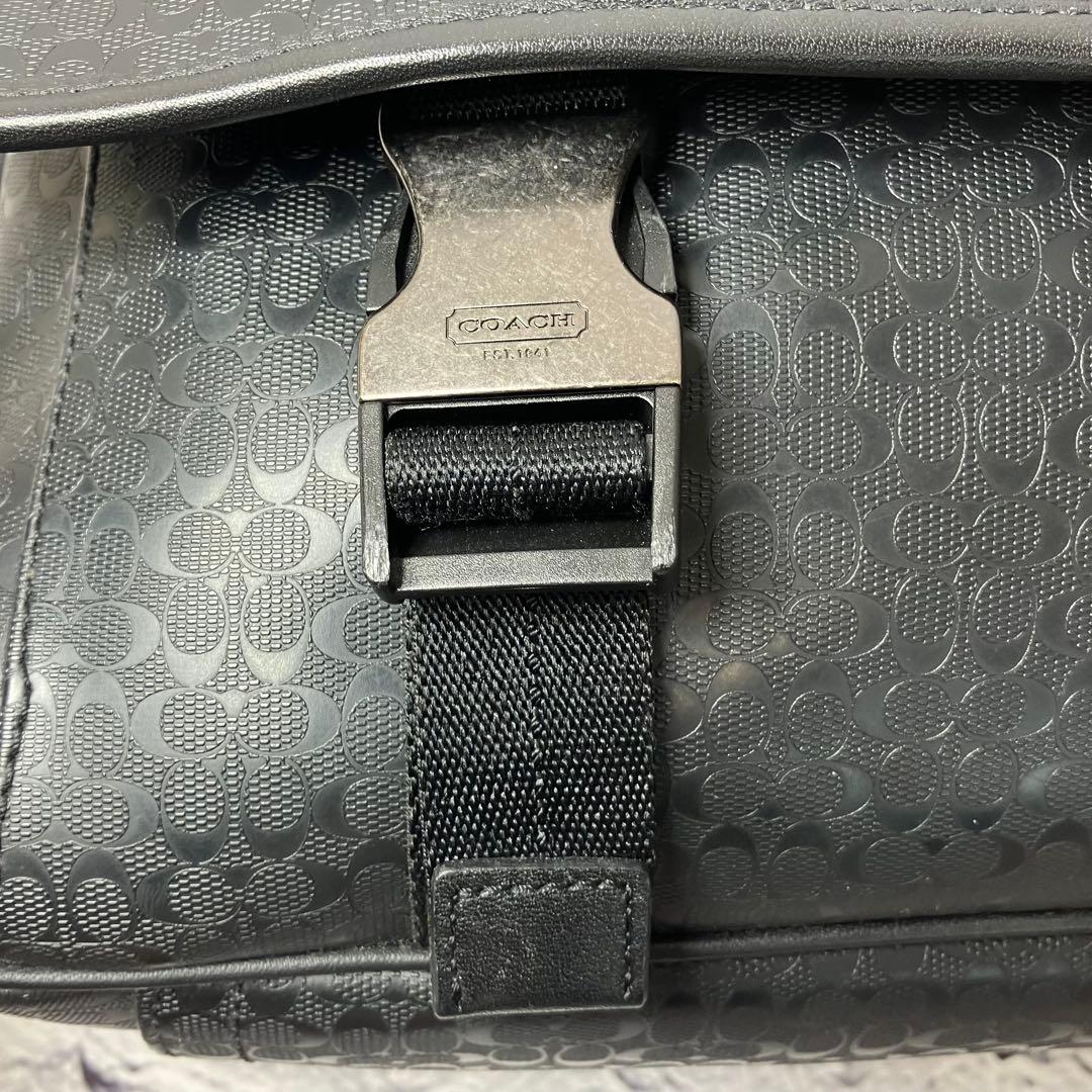 美品 コーチ ヘリテージ シグネチャー メッセンジャーバッグ ブラック A4可