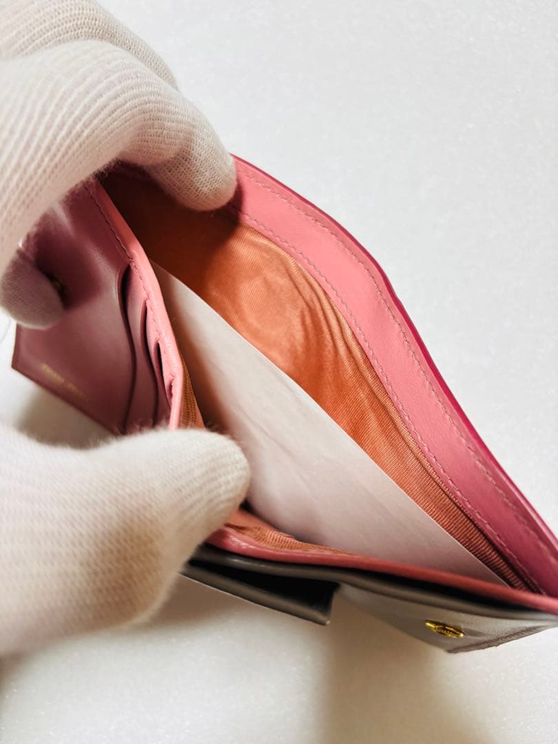 【miumiu ミュウミュウ】折りたたみ財布