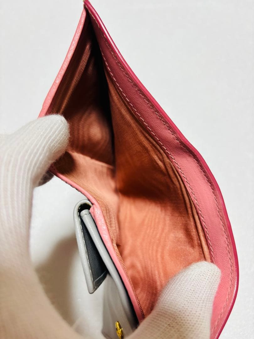 【miumiu ミュウミュウ】折りたたみ財布