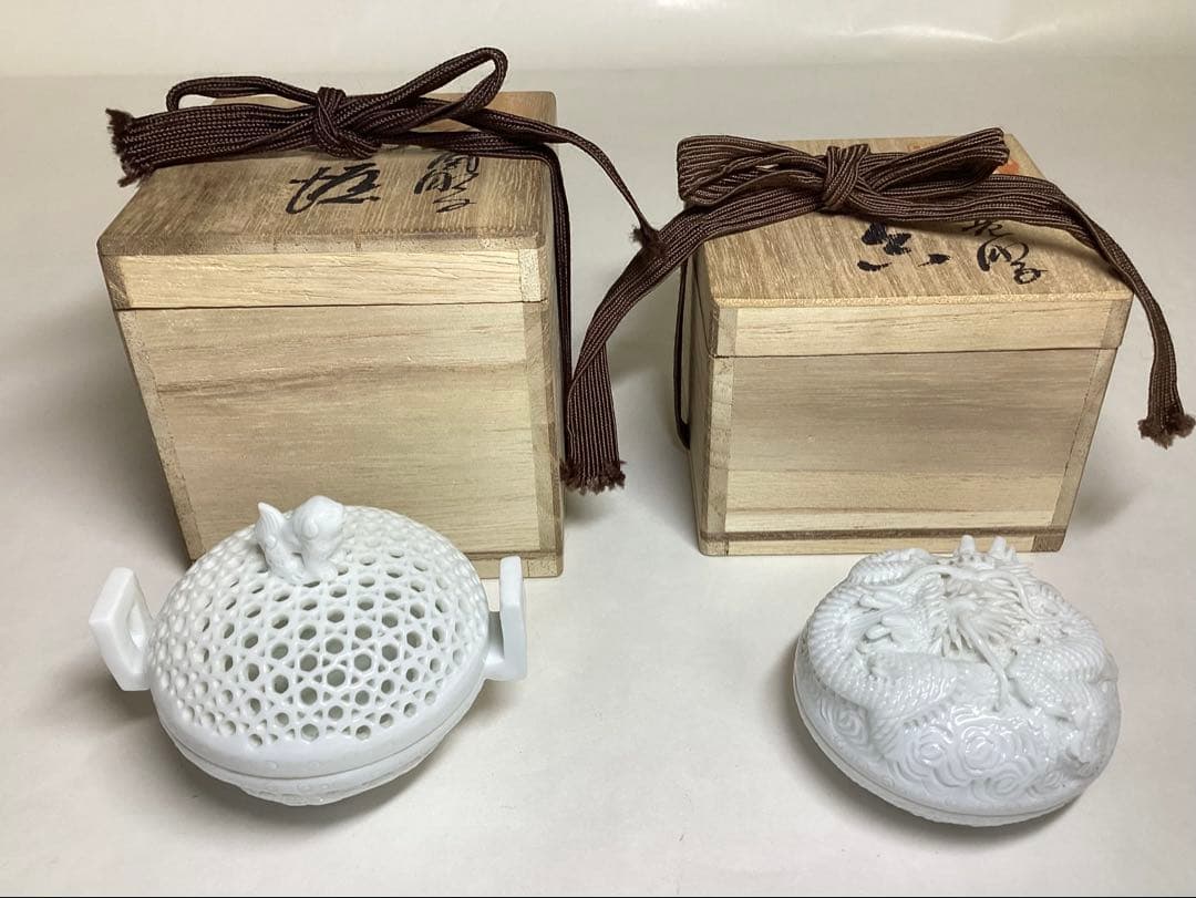 香炉 白磁 平戸焼 透かし 獅子頭 香合 白磁 平戸焼 龍紋 茶道具 古物品