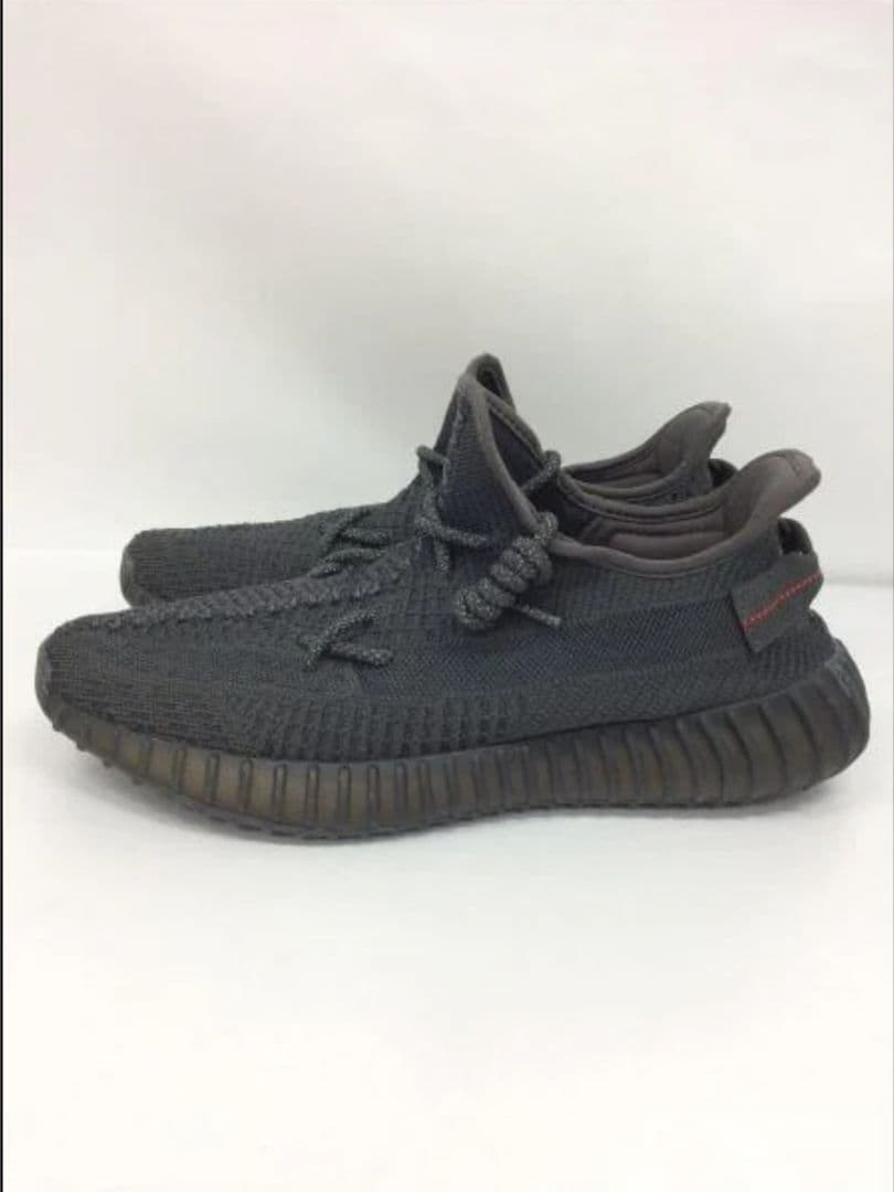 NIKE Yeezy Boost 350 V2 ダークグレー