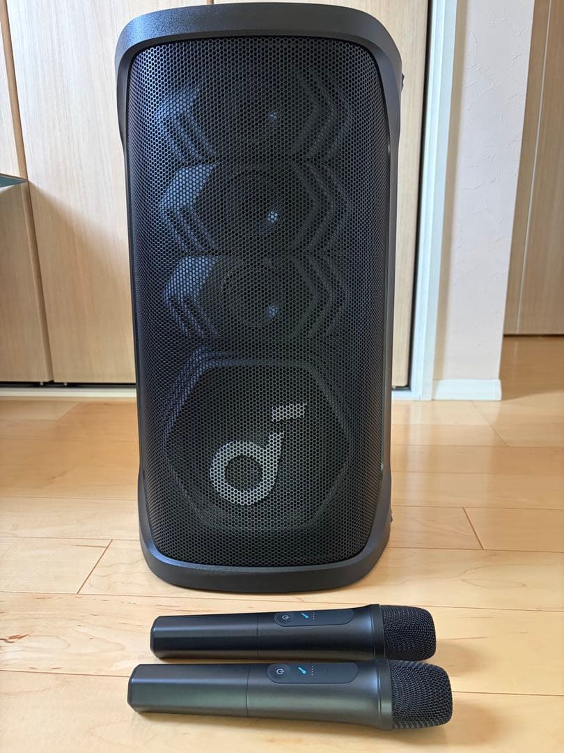 soundcore ワイヤレススピーカー 本体とマイク2本