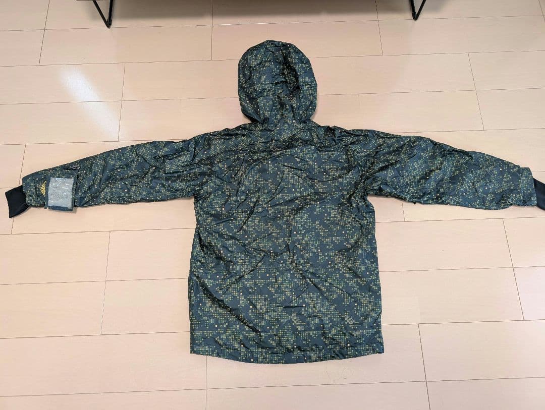 つ*さ様 スノーボードウェアセット（ジャケット/パンツ/グローブ/ニット帽/その