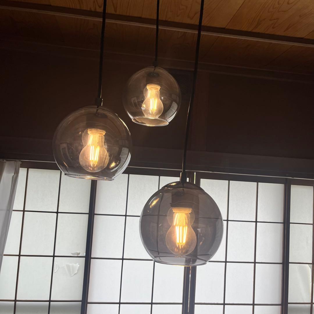 ペンダントライト　吊り下げ　ガラスシェード