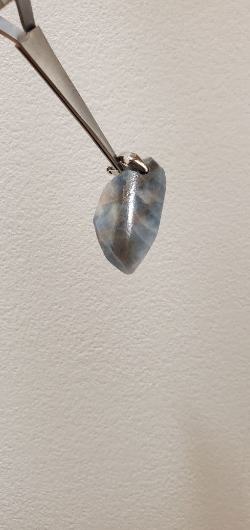 糸魚川 入りコン沢翡翠 ペンダントトップ