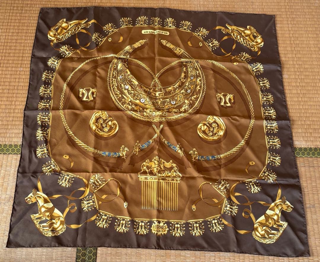 HERMES シルクスカーフ ブラウン ゴールド カレ90