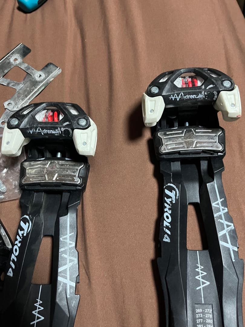 スキー　ビンディング　チロリア　adrenaline