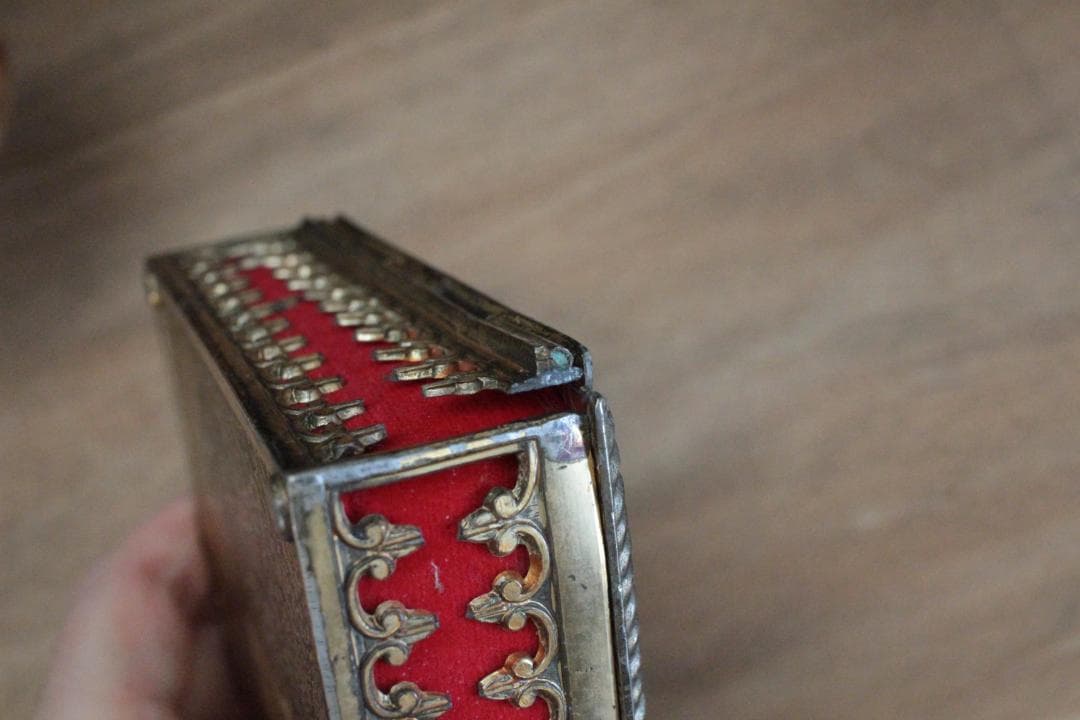 Petite boite・装飾ジュエリーボックス・少女/フランスアンティーク