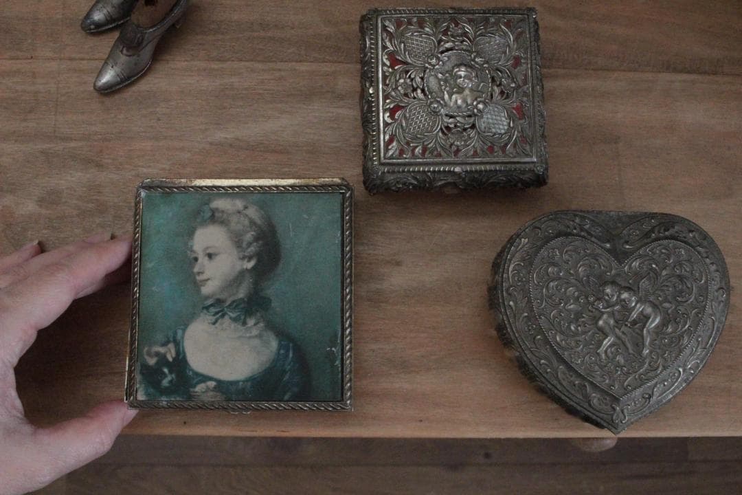 Petite boite・装飾ジュエリーボックス・少女/フランスアンティーク