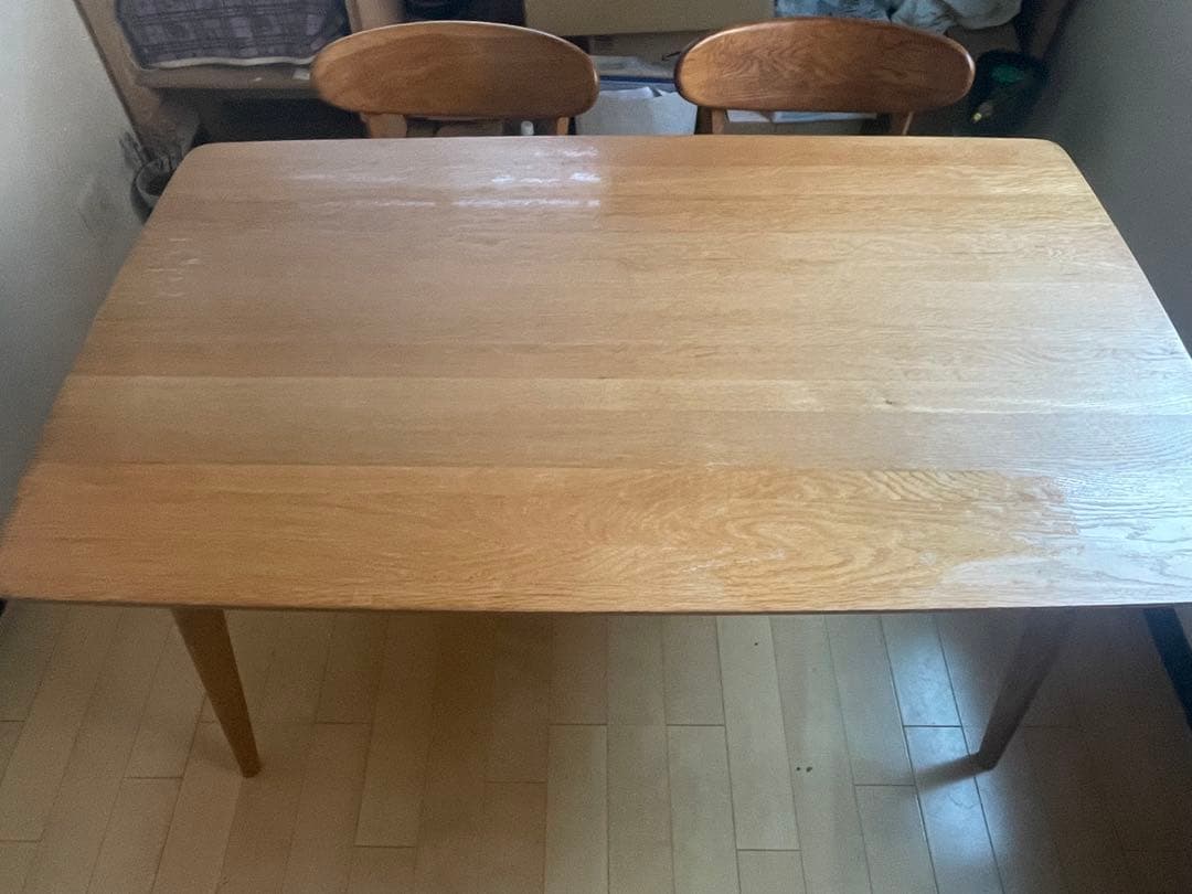 木製ダイニングテーブルと椅子4脚セット