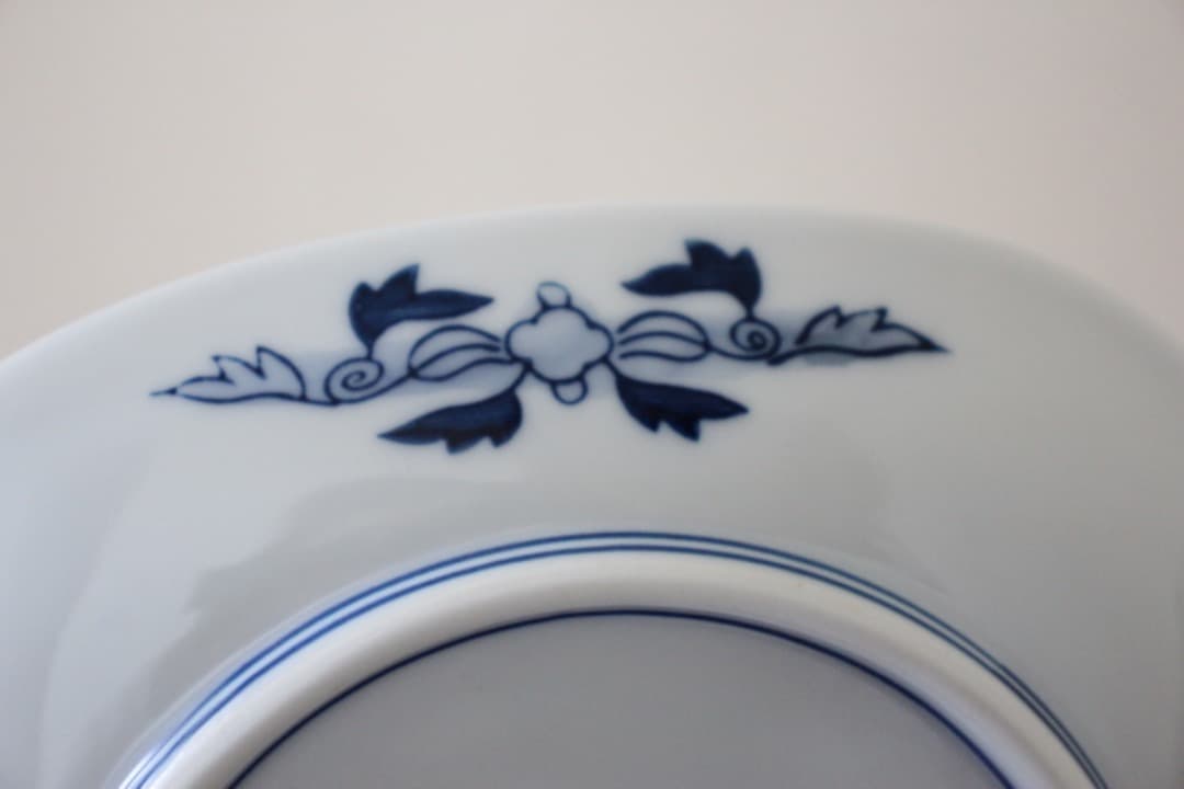 未使用・木箱入　有田焼　其泉造　染錦春秋紋　銘々皿揃　１５cmプレート　５枚