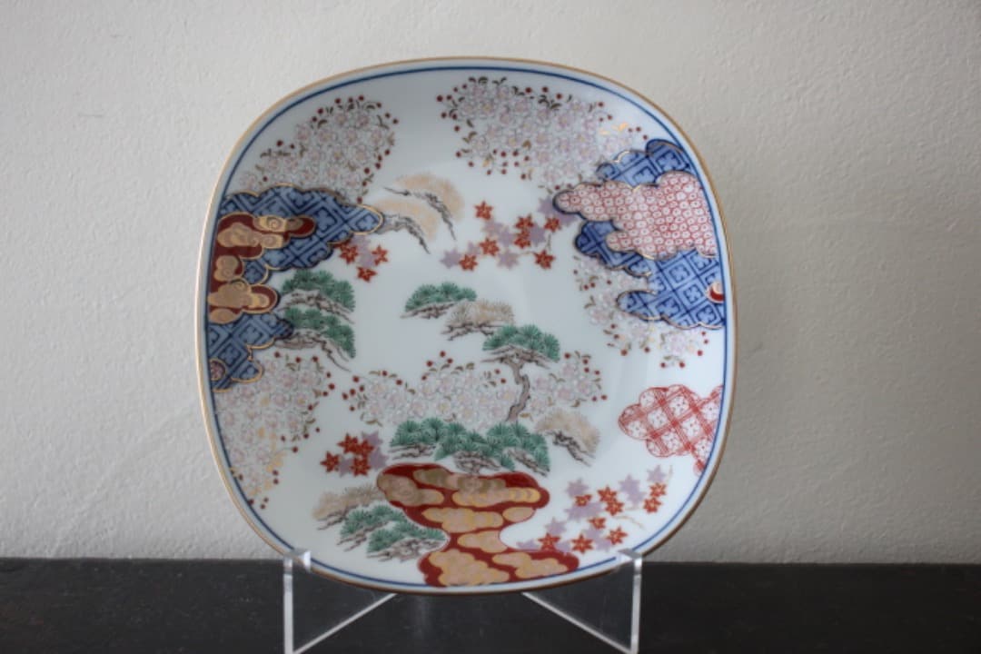 未使用・木箱入　有田焼　其泉造　染錦春秋紋　銘々皿揃　１５cmプレート　５枚