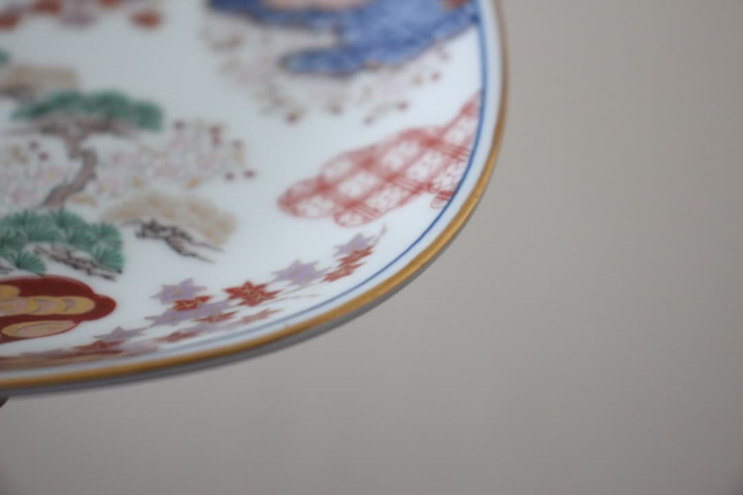 未使用・木箱入　有田焼　其泉造　染錦春秋紋　銘々皿揃　１５cmプレート　５枚