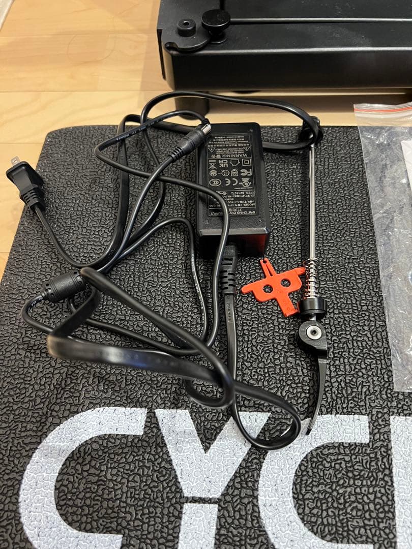 CYCPLUS T2 スマートトレーナー　固定ローラー