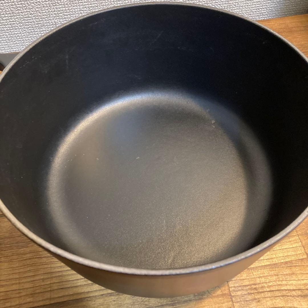 ル・クルーゼ ココット・ロンド 22cm マットブラック