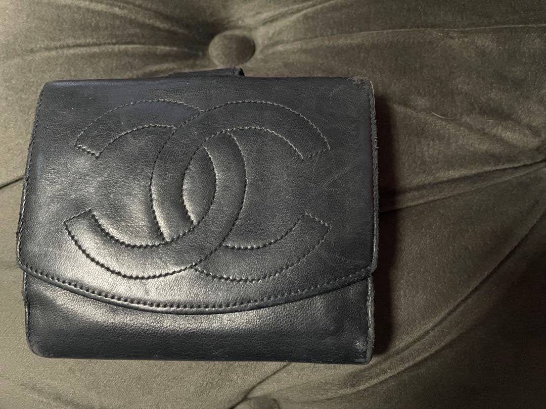 CHANEL 二つ折り財布 黒