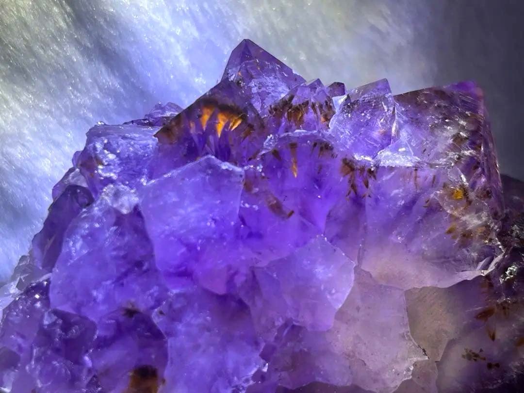 アメジストクラスター　原石　紫水晶　カルサイト　カコクセナイト　　天然石
