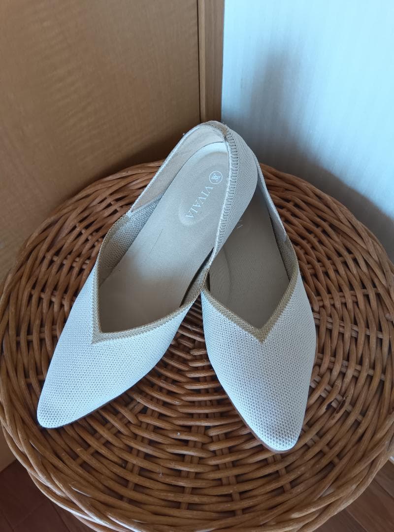 新品✨️VIVAIA ポインテッドトゥ゙フラッシューズ